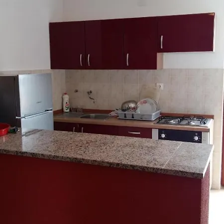 Apartment Gemuetliche Erdgeschosswohnung Ema Mit Terrasse