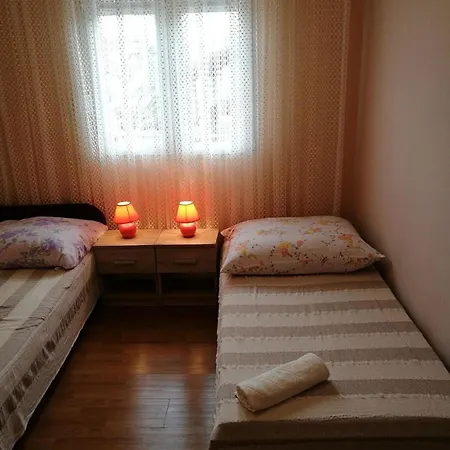 Gemuetliche Erdgeschosswohnung Ema Mit Terrasse Apartment